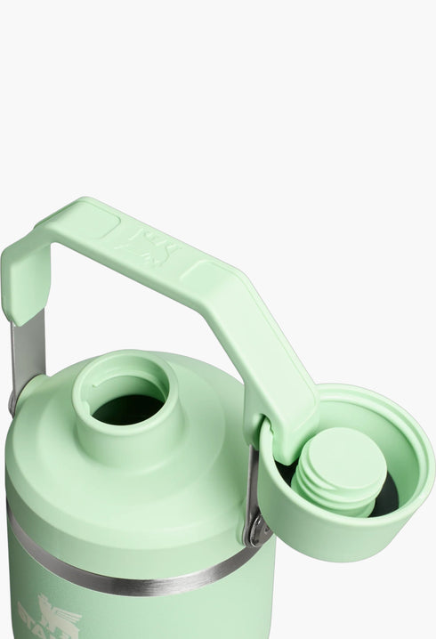 The IceFlow™ Tumbler with Fast Flow Lid